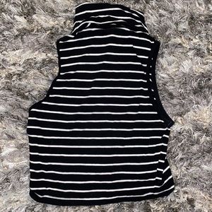 Crop top sleeveless turtle neck
